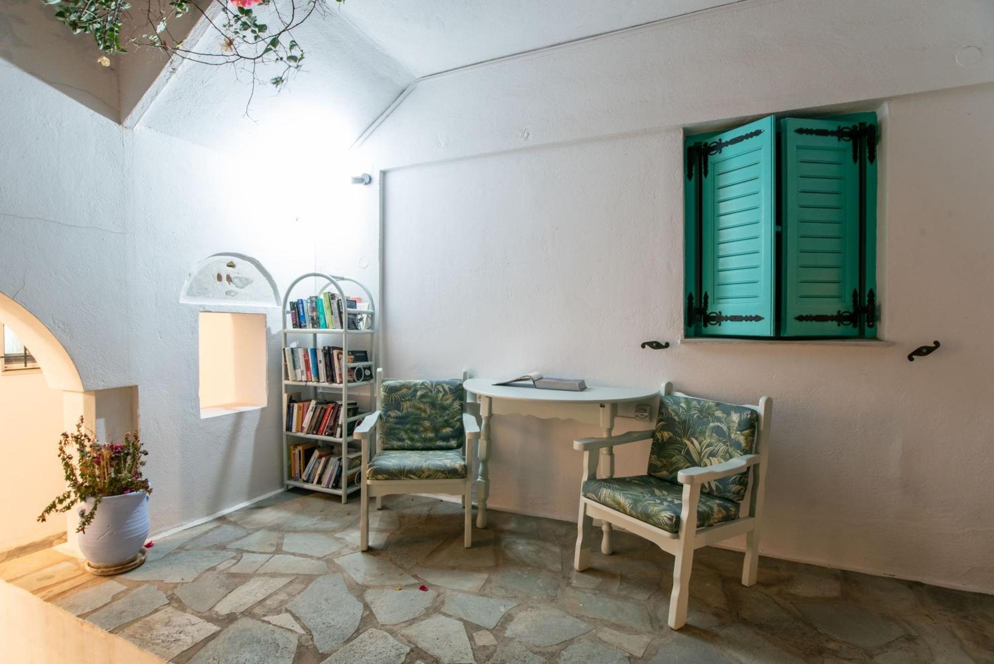 Aegean Village Parikia  Luaran gambar